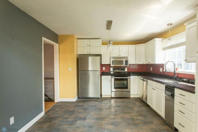 2321 17th Avenue S, Fargo, ND 58103