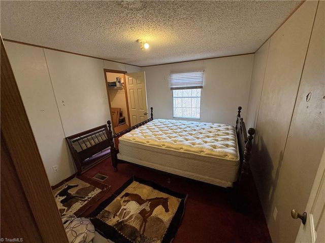 125 Maple Hollow Road, Mount Airy, NC 27030