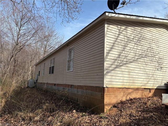 125 Maple Hollow Road, Mount Airy, NC 27030