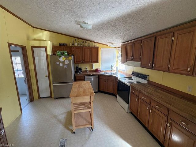 125 Maple Hollow Road, Mount Airy, NC 27030