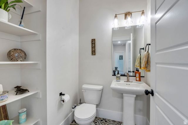 11073 S PROSPERITY RD, South Jordan, UT 84009