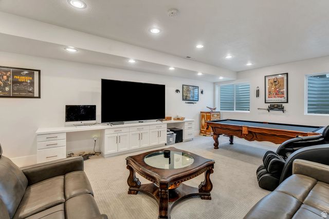 11073 S PROSPERITY RD, South Jordan, UT 84009