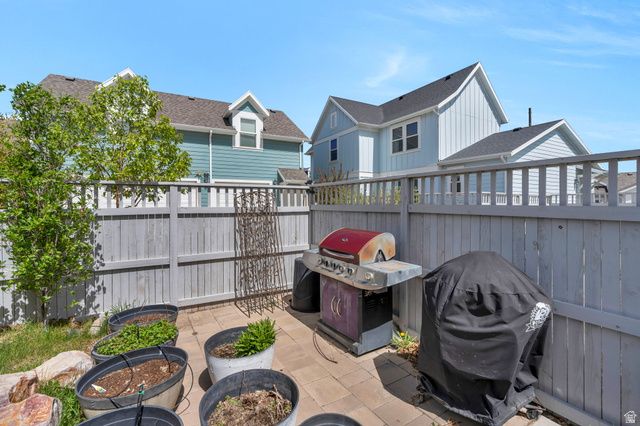 11073 S PROSPERITY RD, South Jordan, UT 84009