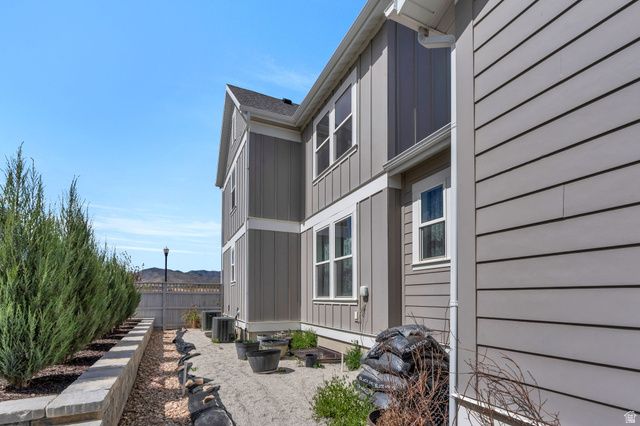 11073 S PROSPERITY RD, South Jordan, UT 84009