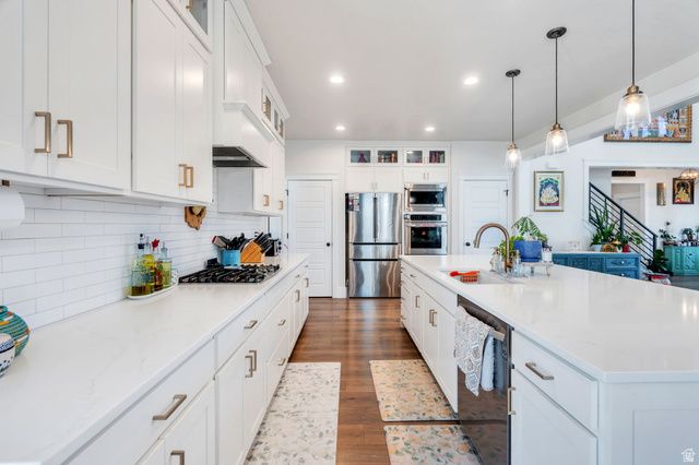11073 S PROSPERITY RD, South Jordan, UT 84009