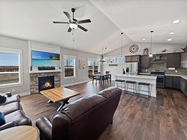 306 35th Street SE, Altoona, IA 50009