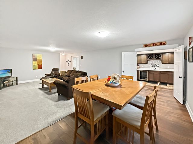 306 35th Street SE, Altoona, IA 50009