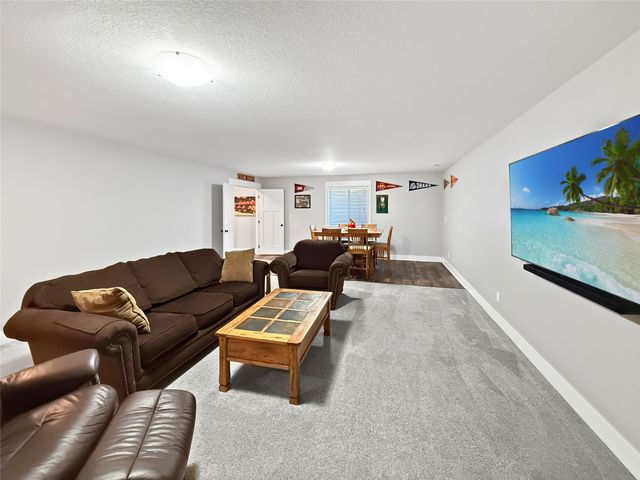 306 35th Street SE, Altoona, IA 50009