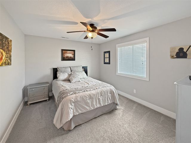 306 35th Street SE, Altoona, IA 50009