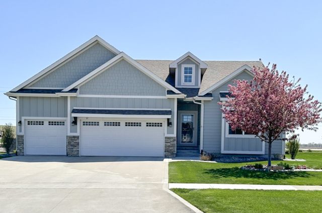 306 35th Street SE, Altoona, IA 50009