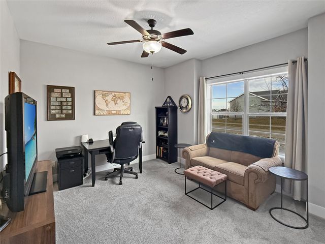 306 35th Street SE, Altoona, IA 50009