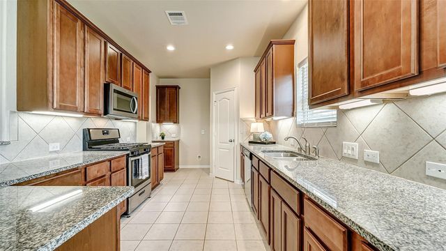 32706 Oak Heights Lane, Brookshire, TX 77423