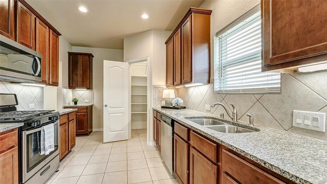 32706 Oak Heights Lane, Brookshire, TX 77423
