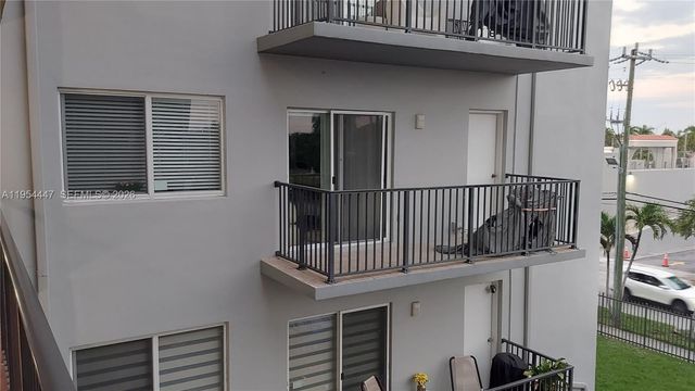 900 SW 84th Ave 301E, Miami, FL 33144