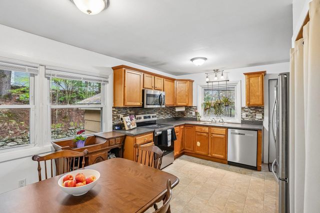 23 Pineridge Street, Goffstown, NH 03045