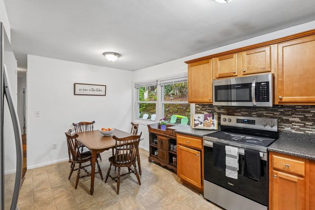23 Pineridge Street, Goffstown, NH 03045