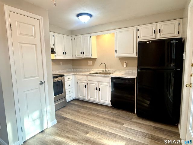 73 Cedar Street B4, Norwich, CT 06360