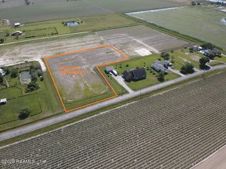 Enis Road, Maurice, LA 70555