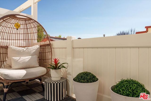 527 E Cypress Avenue C, Burbank, CA 91501