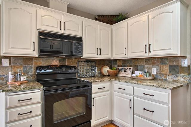 293 State Route 409, Cathlamet, WA 98612