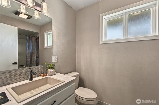 293 State Route 409, Cathlamet, WA 98612