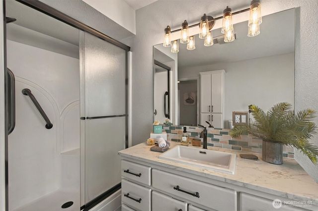 293 State Route 409, Cathlamet, WA 98612