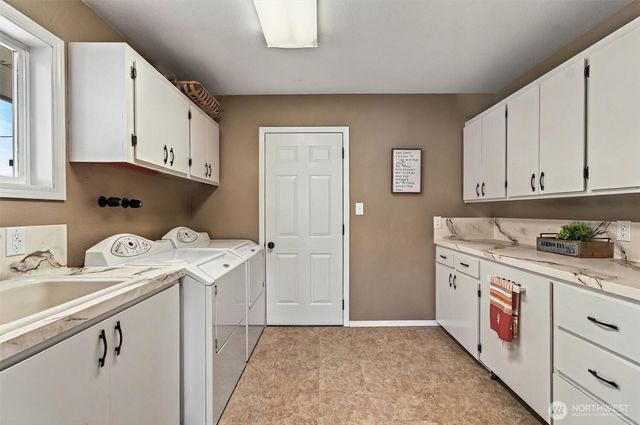 293 State Route 409, Cathlamet, WA 98612