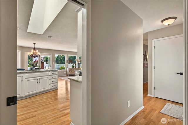 293 State Route 409, Cathlamet, WA 98612