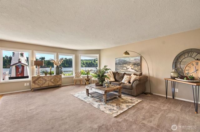 293 State Route 409, Cathlamet, WA 98612