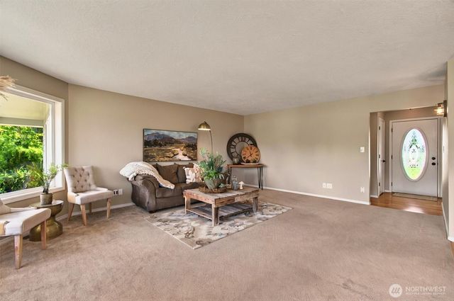 293 State Route 409, Cathlamet, WA 98612