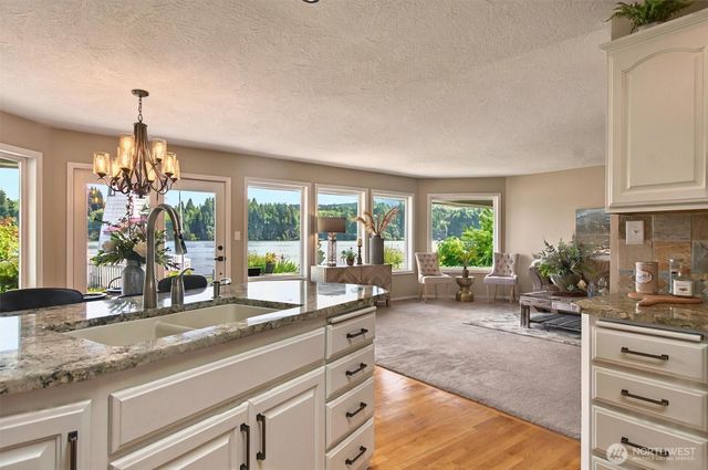 293 State Route 409, Cathlamet, WA 98612