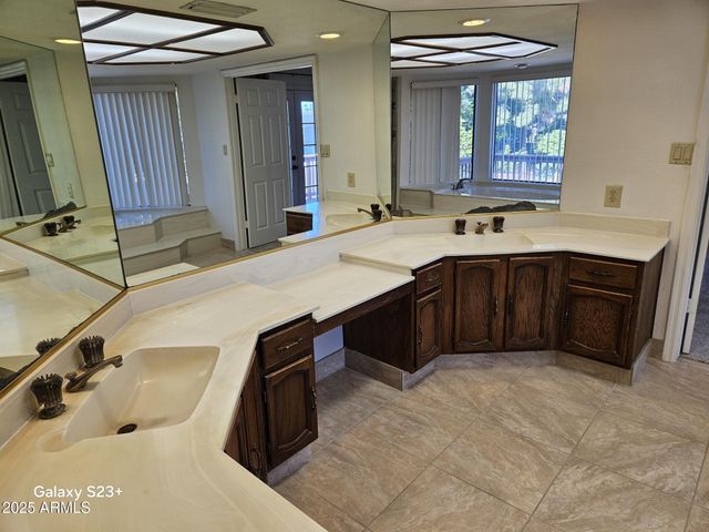 2344 W LOBO Avenue, Mesa, AZ 85202