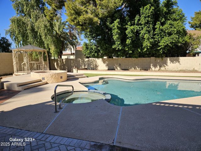 2344 W LOBO Avenue, Mesa, AZ 85202