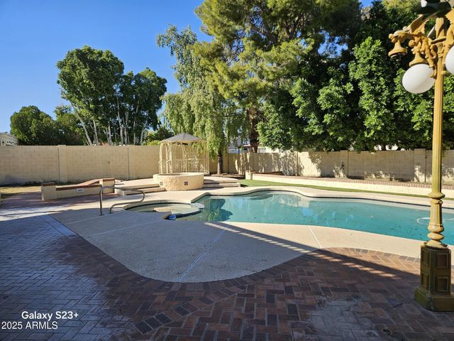 2344 W LOBO Avenue, Mesa, AZ 85202