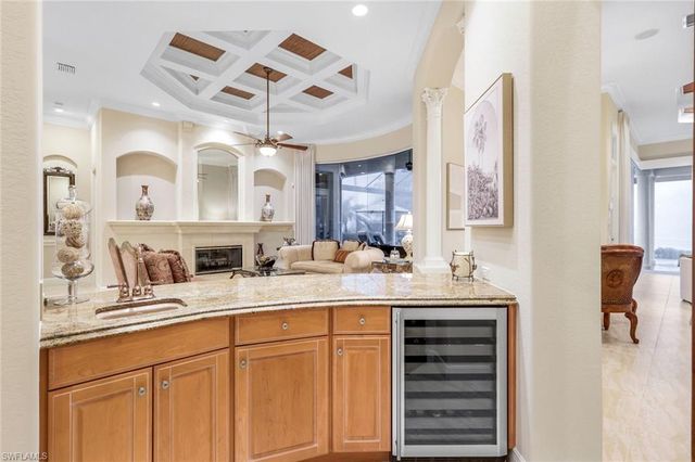 7511 Hogan CT, Naples, FL 34113