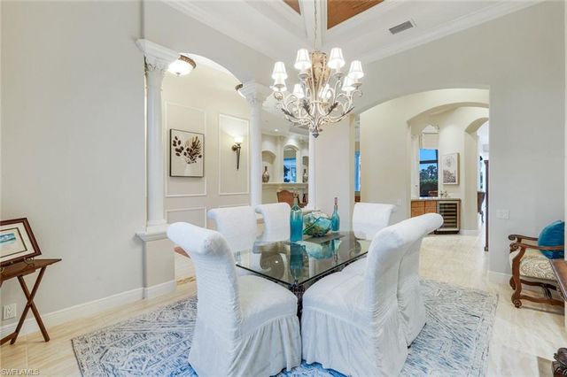 7511 Hogan CT, Naples, FL 34113