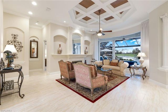 7511 Hogan CT, Naples, FL 34113