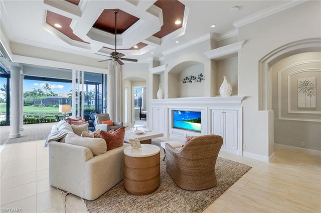 7511 Hogan CT, Naples, FL 34113