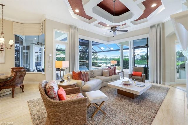 7511 Hogan CT, Naples, FL 34113