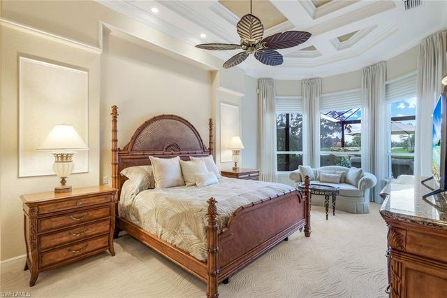 7511 Hogan CT, Naples, FL 34113