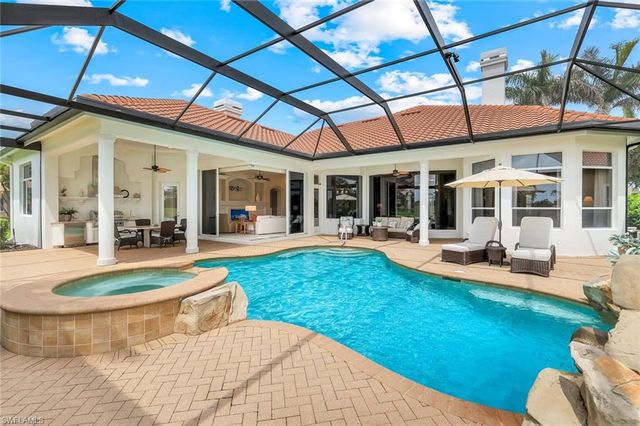 7511 Hogan CT, Naples, FL 34113