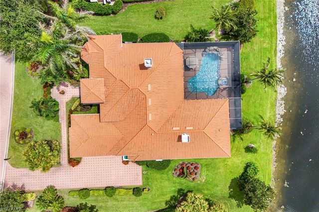 7511 Hogan CT, Naples, FL 34113