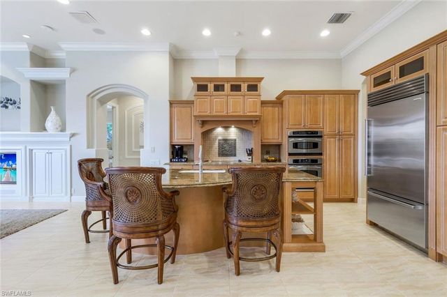 7511 Hogan CT, Naples, FL 34113