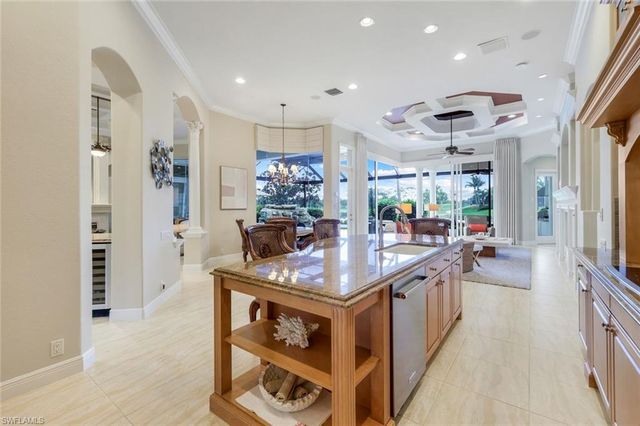 7511 Hogan CT, Naples, FL 34113