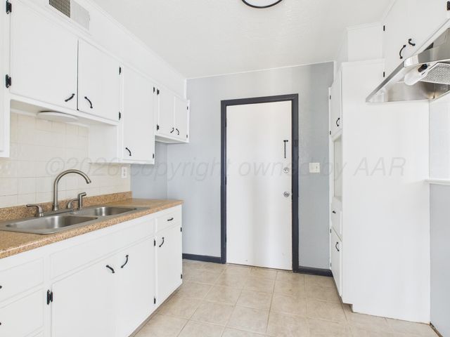 1002 NE 4th Street, Dumas, TX 79029