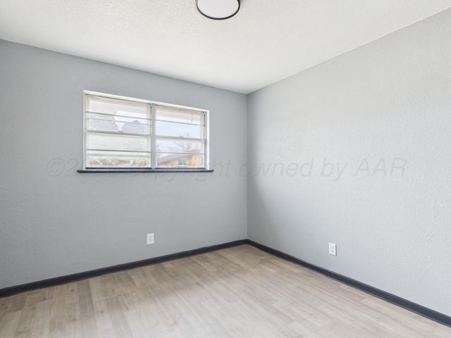 1002 NE 4th Street, Dumas, TX 79029