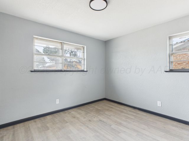 1002 NE 4th Street, Dumas, TX 79029