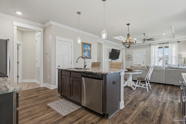 445 Pemberton Ln, Cantonment, FL 32533