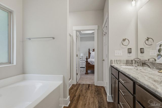 445 Pemberton Ln, Cantonment, FL 32533