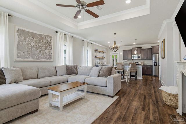 445 Pemberton Ln, Cantonment, FL 32533